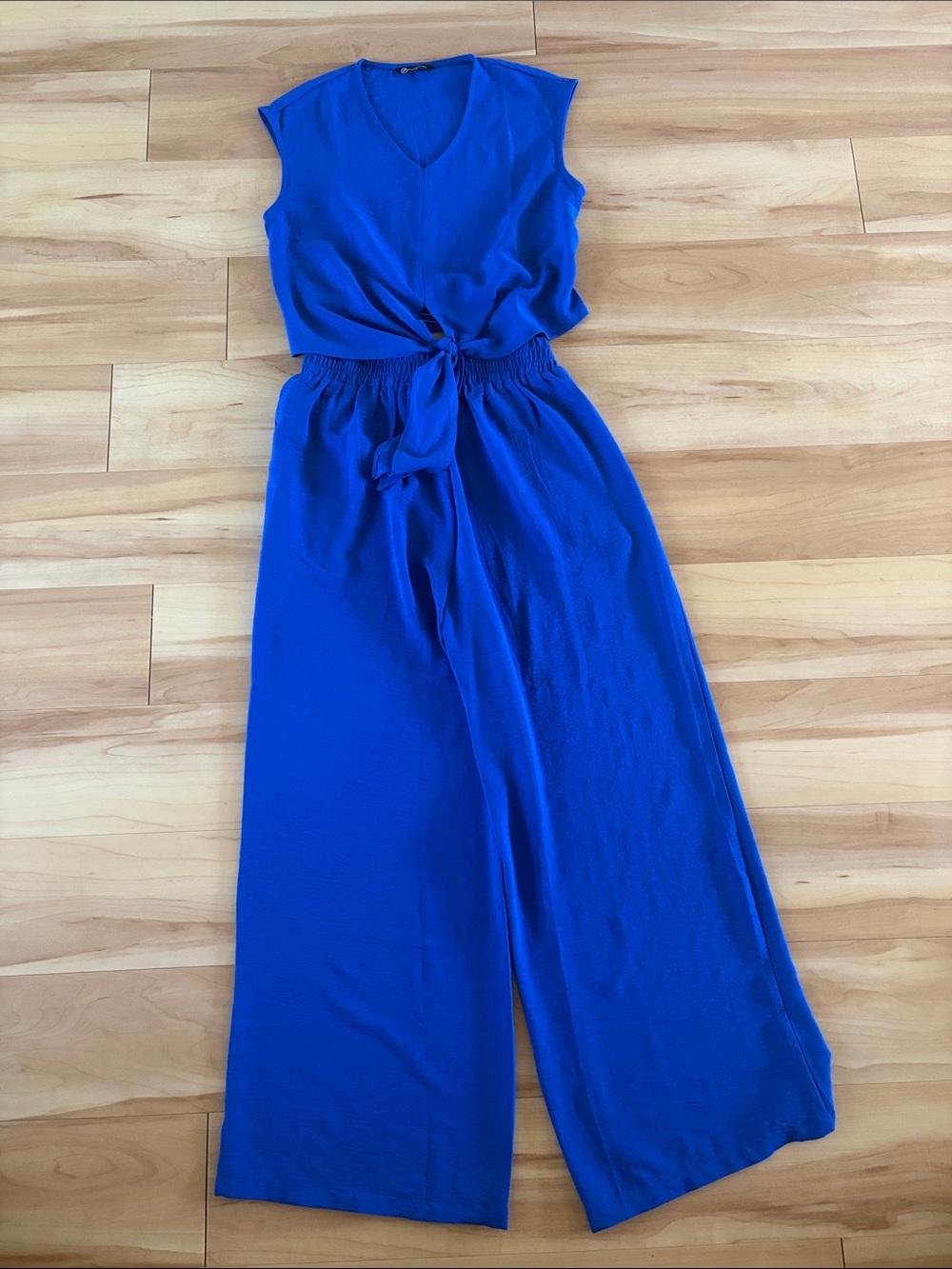 PrettyGarden Women's Royal Blue V-Neck Tie-Front Set. 28” Inseam